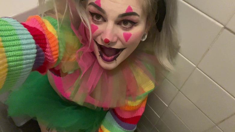 EeveeXo: Trashy Clown Girl Public Toilet Pissing Flashing and Smoking