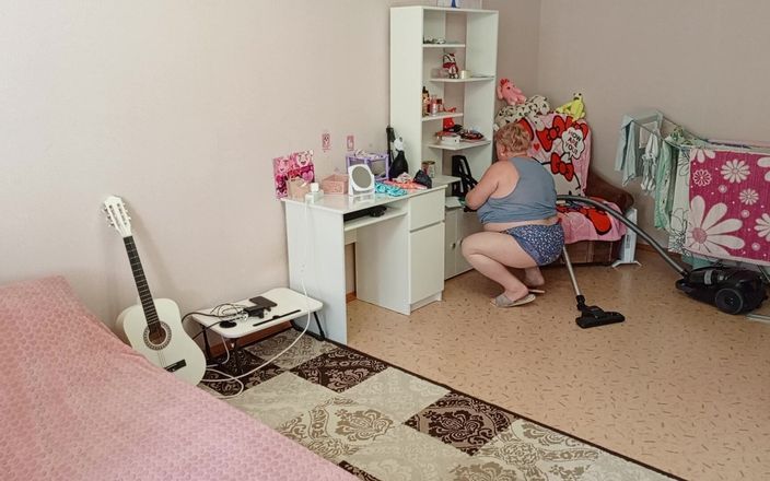 Sweet July: Mother-in-law Vacuums the Room Naked