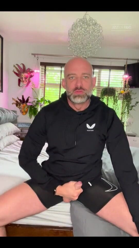 Zach Elliott: ベッドルームのちょっとした楽しみ!