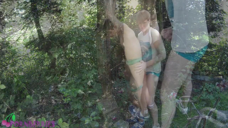 Ethan Alex: Honění zachycené svázané twink