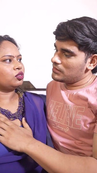 Indisk desi -husfru lurade sin man och fick sin fitta och knullade hårt tillsammans med pojkvän