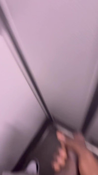 Velké černé péro v Záchodě