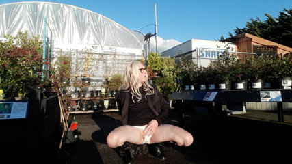 The Midnight Minx: Garden centre 2