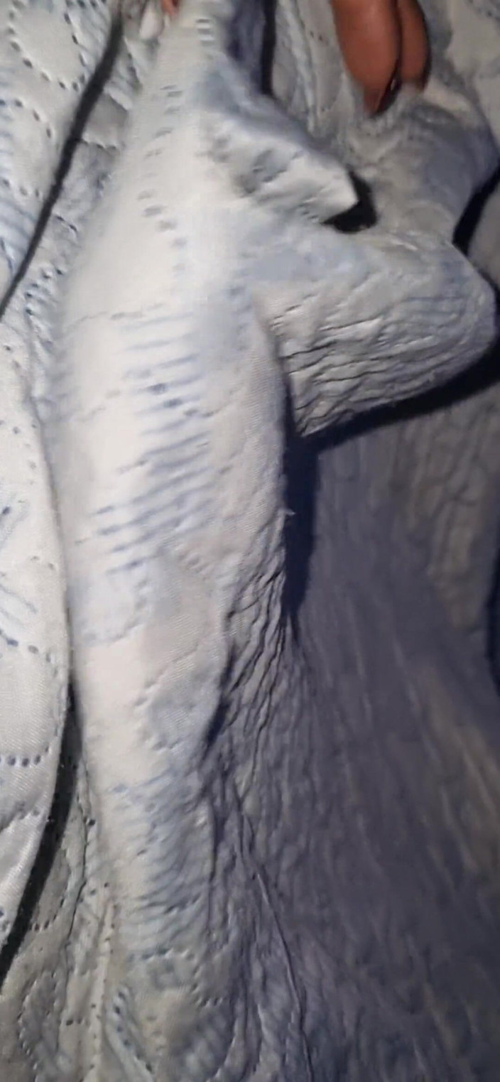 Elizabth Goes: Masturbuje się z moim rodzicem w drugim pokoju