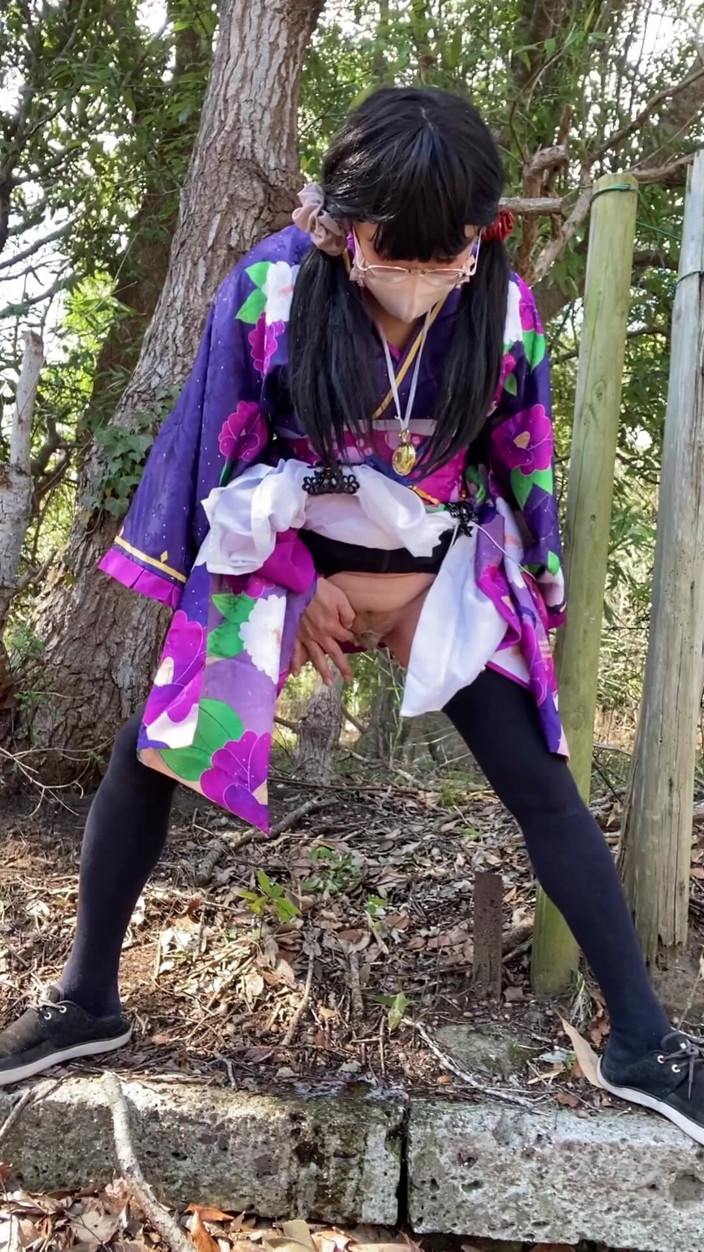 megu2002: Nr132 Verdwaald plasspel in een kimono