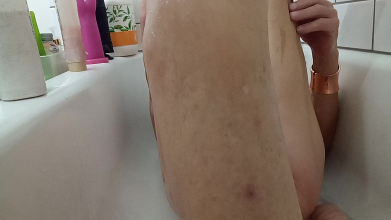 Lizzy Yum: Lizzy Yum - sd febrero 2026 post op transexual masturbándose consolador dilatado...