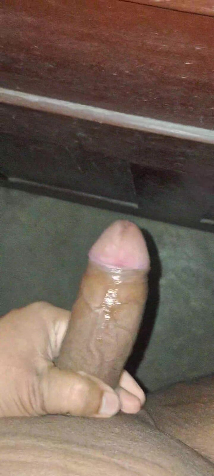 Rajveer Bhumihar: 一个印度年轻人躺在床上，推他的。