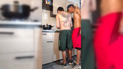 Skinny23cm: Веселощі на кухні, завершені гарною секс-сесією