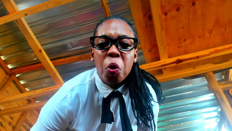 AnalEbony: 図書館でポルノを流した変態男を罰するロールプレイング