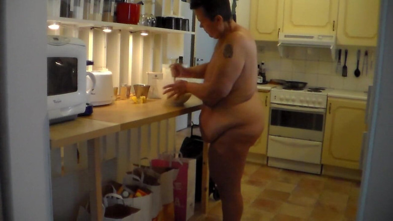Sex hub couple: Jen baking bogel