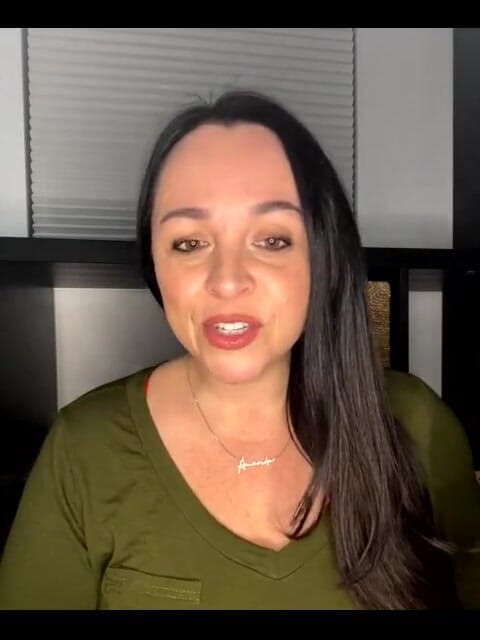 Amanda Thickk: Sexy brunetka