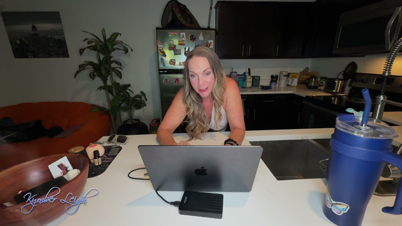 Scott Trainor: Cheating Mature MILF PAWG Takes Big Dick of Younger Employee