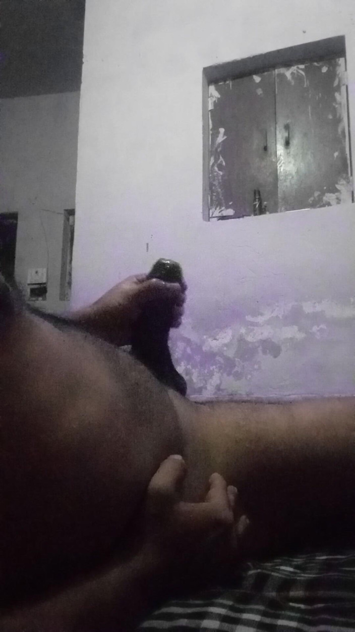 Raaz26d: Unieke stijl masturberen en mijn lul oliën en zich voorbereiden...