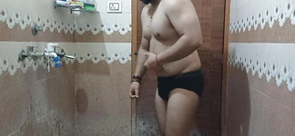 Banyo me nanga nahate ton banyo yapıyor videosu