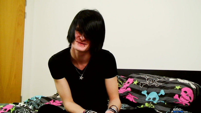 Homo Emo: Dutch Emo Boy Aiden Jacks His Tasty Dick!