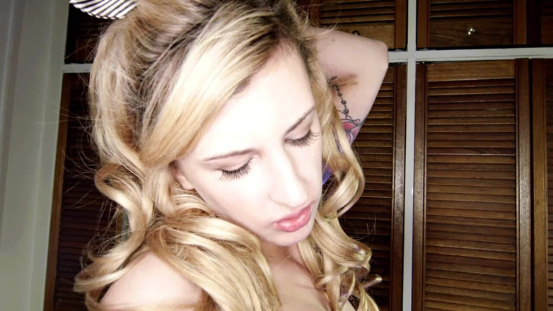 The Hunter Collection: Еротичні ігри двох лесбійських мамок на танці на колінах зі страпоном