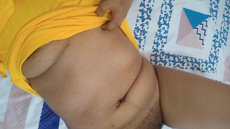 PATY PATY: 젖은 보지에 손가락을 대고 싶어하는 섹시한 주부