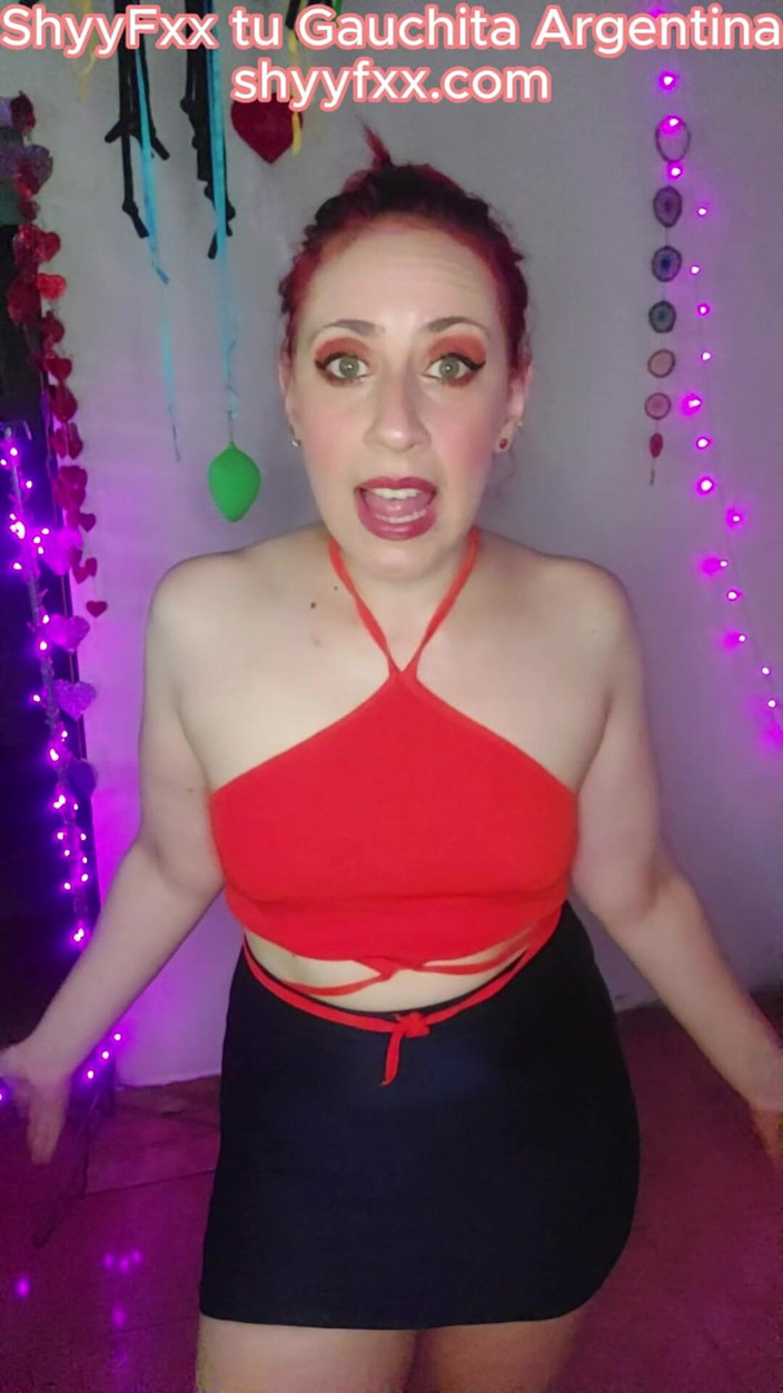 Tu Gauchita Argentina: Extreme feminisering van mijn cuckold-echtgenoot! Ik doe ook de make-up...