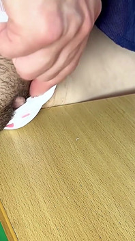 The Friction of a Petite Teen Solo, Experienced an Orgasm From Friction and Flowed Onto the Table