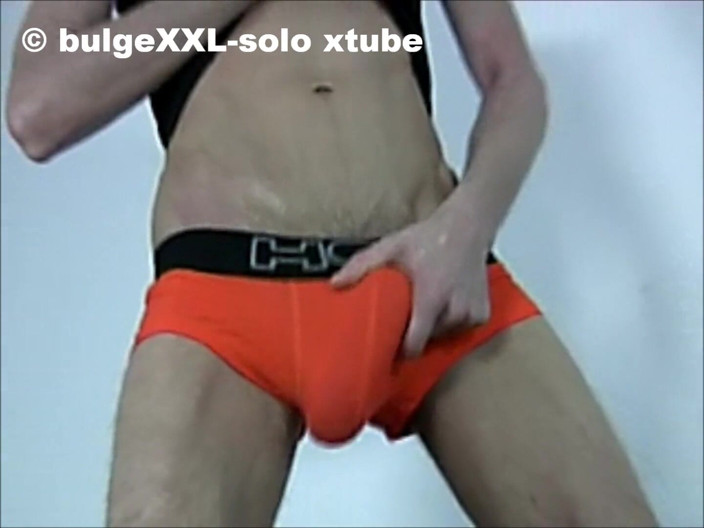 BulgeXXL: Zwaargeschapen spandex grote pik XXL