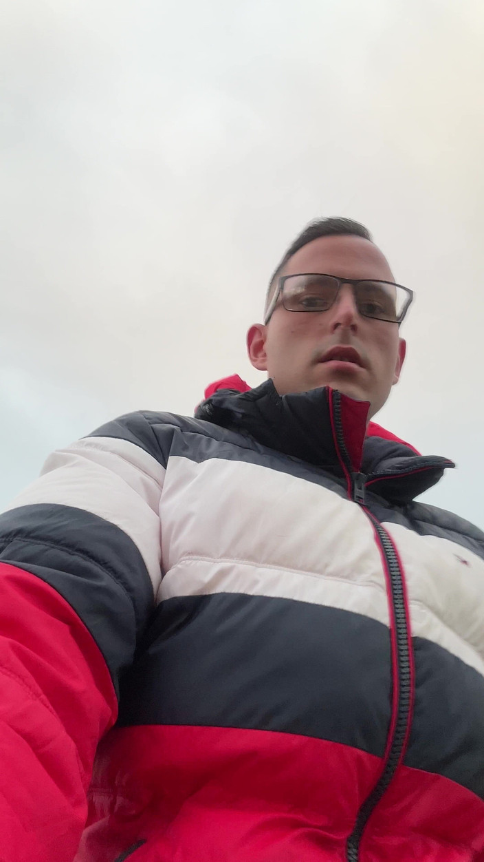 Twinkboy82: Un tip drăgut se fute în aer liber