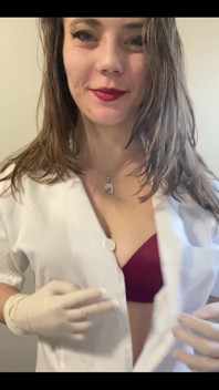 The Nurse Wants to Have Fun When the Doctor Is Running Late