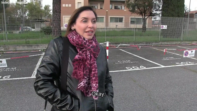 Indecent proposal: Ahlaksız teklif - İtalyan tombul orta yaşlı seksi kadın ahlaksız teklifi kabul...