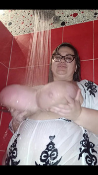 Showering Tits