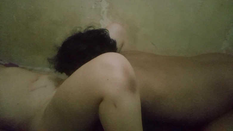 Angelina Pop: Lamiendo el coño de novio hasta el chorro