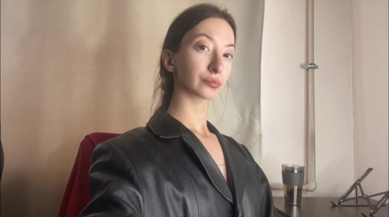 Skinny_lady69: Look Into My Eyes and Don't You Dare Look Away.