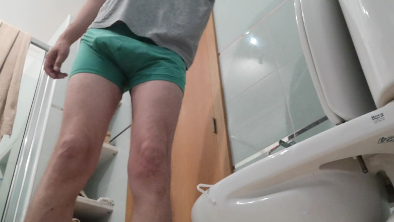 Rafael Torreano: Stepdaddy Caught Pissing