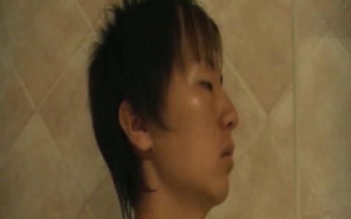 Japan boys: Güzel eşcinsel ryu mastürbasyon yaparken götünü parmaklıyor