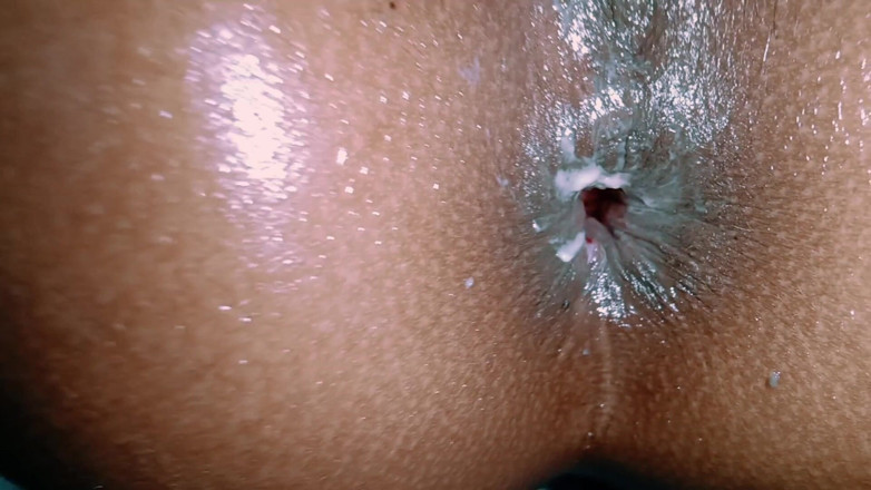 Naina252: A primeira vez que meu namorado fodeu minha bunda, muito...