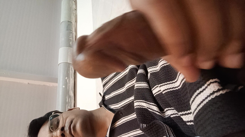 TranquilCulture: J’essaye de contrôler ma grosse bite étroite debout trouvez un bon...