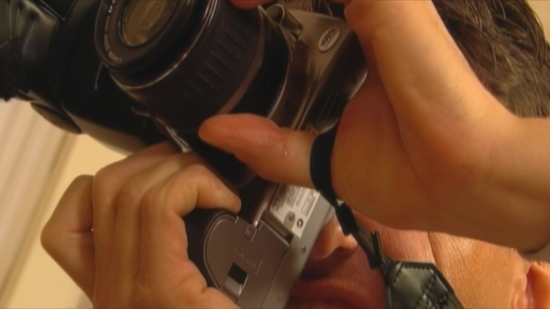 Old & Young: सुनहरे बालों वाली बेब गीली चूत में उंगली करती है और लोगों को चिढ़ाती है