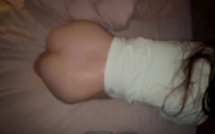 Gigi oficial: Cutiest Teen Combination: Very Close up Butthole Performance and Footfetish