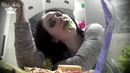 Goddess Misha Goldy: Oameni minioni - cel mai delicios fel de mâncare