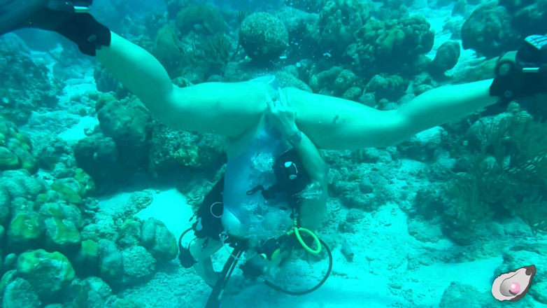 Mistress Pink Pearl: 보네르에서 혼자