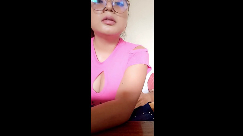 Martin13: Спокуслива секретарка зосереджує новий робочий скандал. Вона спокушає свого колегу трахатися