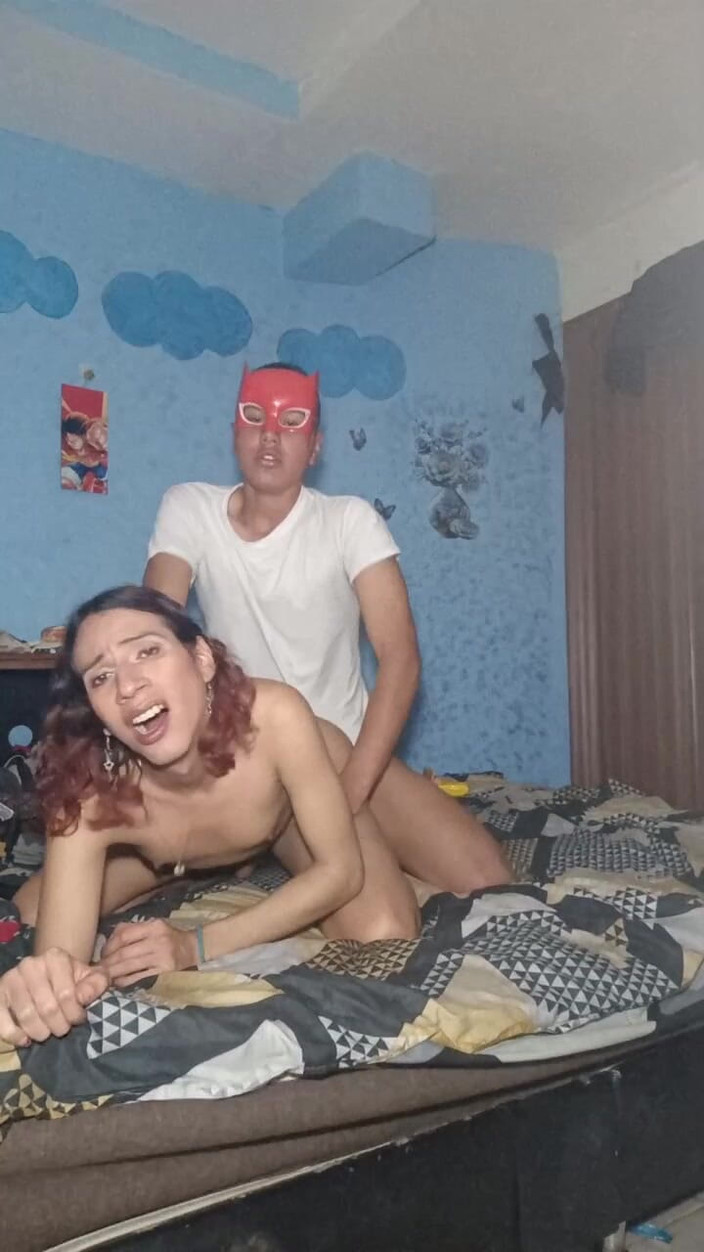 Femboy from Colombia: 에스타무스 토도스 Juntos Para Que Descanses