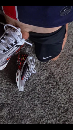 Sneakersmax98: Tvrdě ošukaná po hraní s Nike Tn
