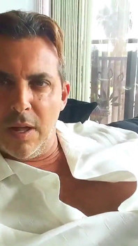 继父cory Bernstein和jock继子在兄弟会中自慰x性爱录像