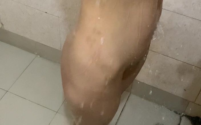 Komal sexy studio: 18 yaşındaki Hintli kız çalışırken sert sikişmeyi seviyor