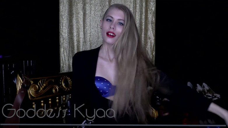 Kyaa Chimera: Дражнити щіткою для волосся