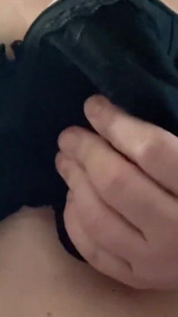 Bbwbootyful - Je me déshabille et serre mes gros seins
