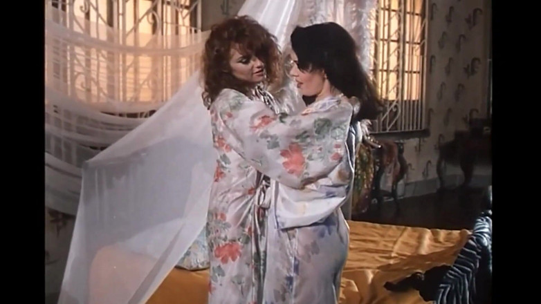 Vintage megastore: Futai lesbian superb pentru două fete vintage care iubesc pizda