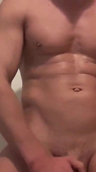 Assista me colocar essas bolas anais na minha bunda
