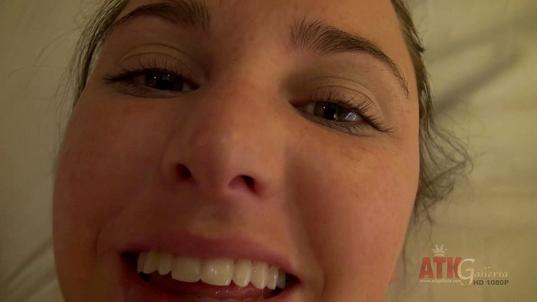 ATK Hairy: Virtuální dovolená Hope Howell, část třetí