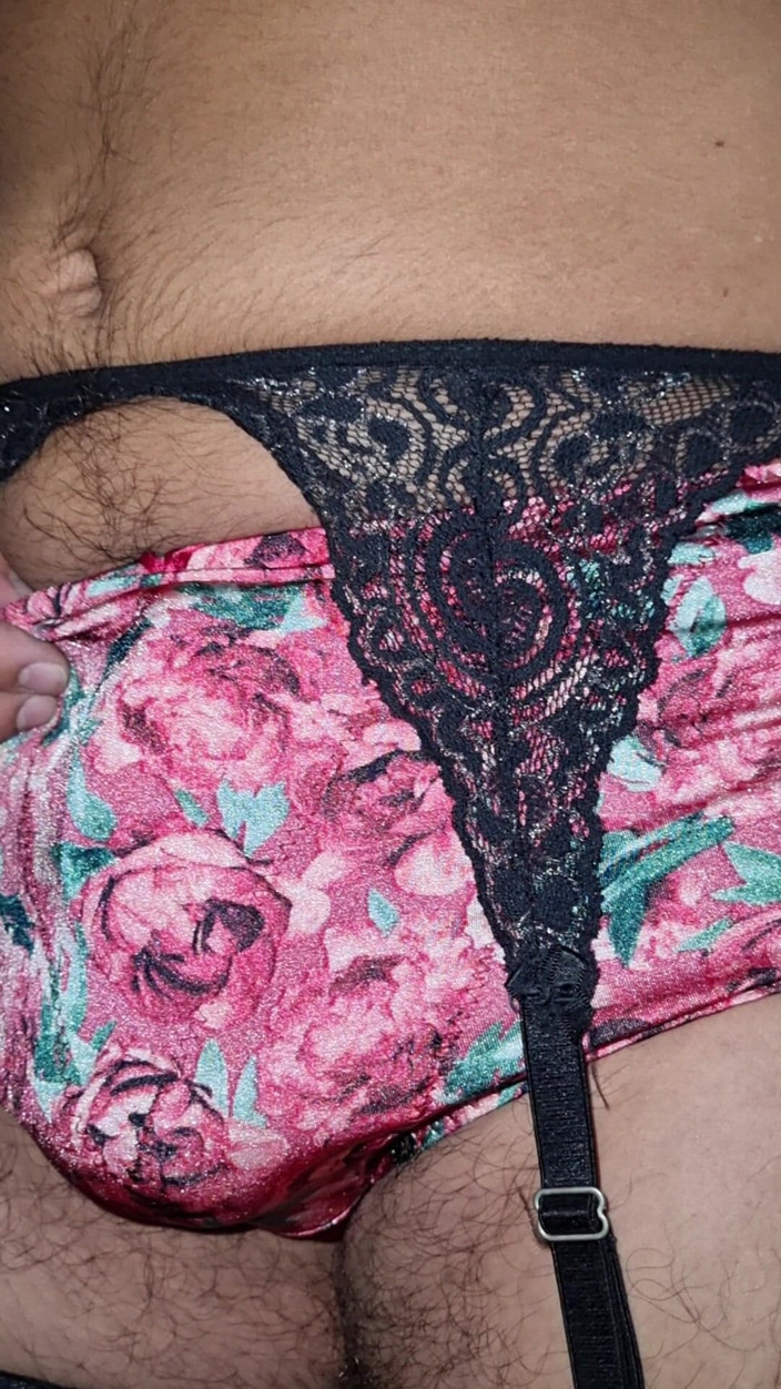 My panties: Mačkám si lásku v klasickém květinovém spodním prádle