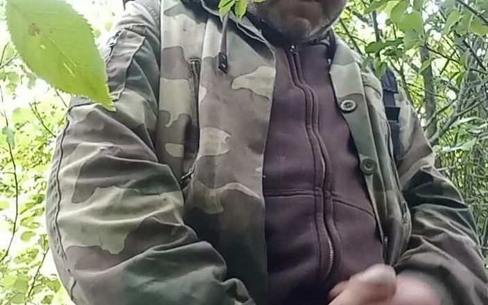 rastyo75: Дрочить на природі